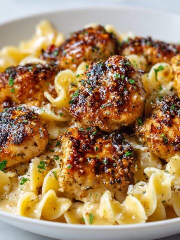 Garlic Butter Chicken Bites with Creamy Parmesan Pasta Recipe Guide