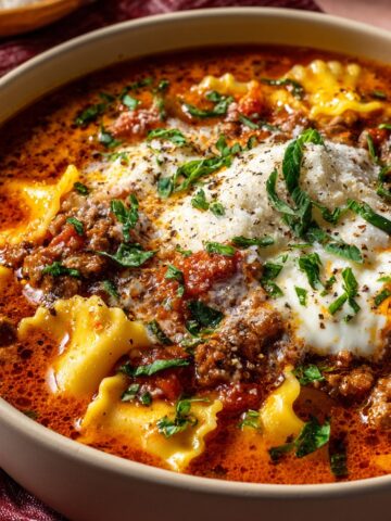 Slow Cooker Lasagna Soup with Rich Tomato Broth