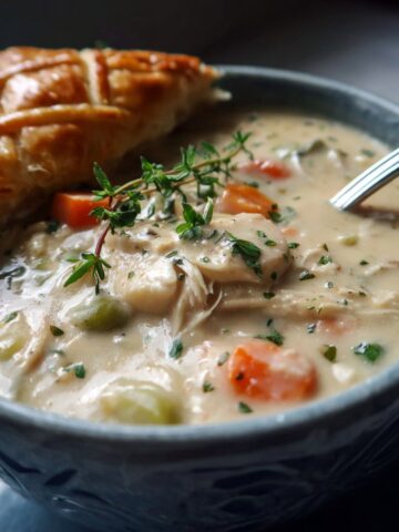 Chicken Pot Pie Soup – Cozy Comfort Bowl
