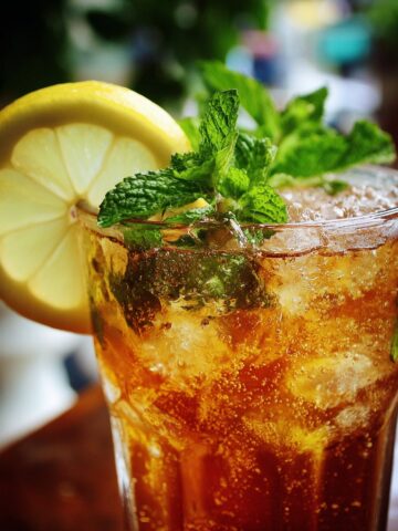 Fresh Brewed Iced Tea with Lemon and Mint