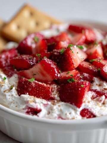 Strawberry Cheesecake Dip – No Bake Dessert