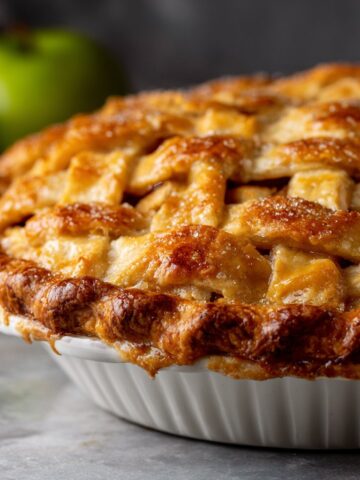 Homemade Apple Pie with Buttery Crust