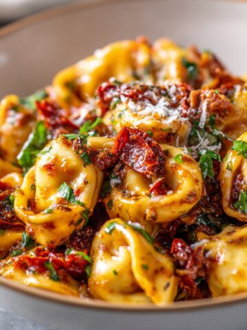 Marry Me Tortellini with Sun-Dried Tomato Sauce