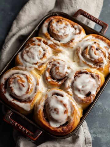 Giant Familly Cinnamon Rolls