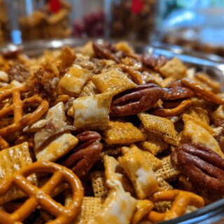 praline crunch snack mix