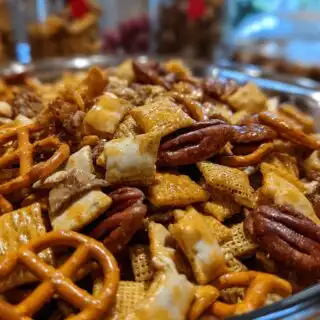 praline crunch snack mix