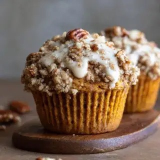 pumpkin muffins with oat crumble