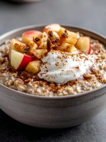 Overnight Cinnamon Oats with Apple