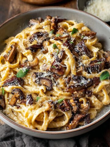 Caramelized Leek and Mushroom Gruyere Pasta