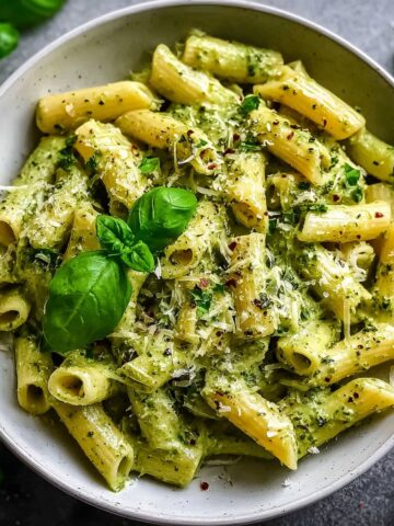 Easy Creamy Pesto Pasta