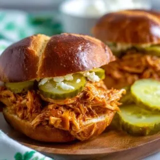 slow cooker hot honey chicken sandwiches