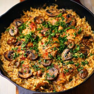 smothered chicken and rice