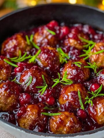 Quick Cranberry Meatballs (Christmas Recipe)