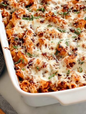 A delicious, irresistible picture of 5-Ingredient Baked Ziti