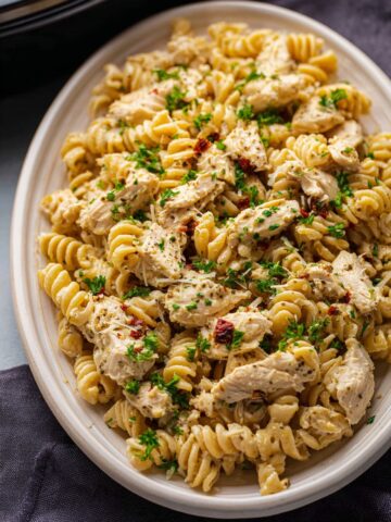 Crockpot Garlic Parmesan Chicken Pasta Recipe You’ll Crave