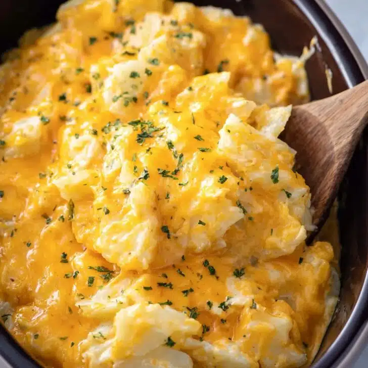 Crockpot Cheesy Potatoes Recipe for Cozy Days