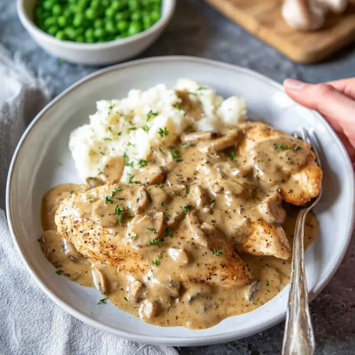Homestyle Chicken and Gravy: A Cozy, Comfort-Filled Recipe Guide