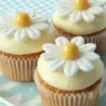 Super Cute Daisy Cupcakes